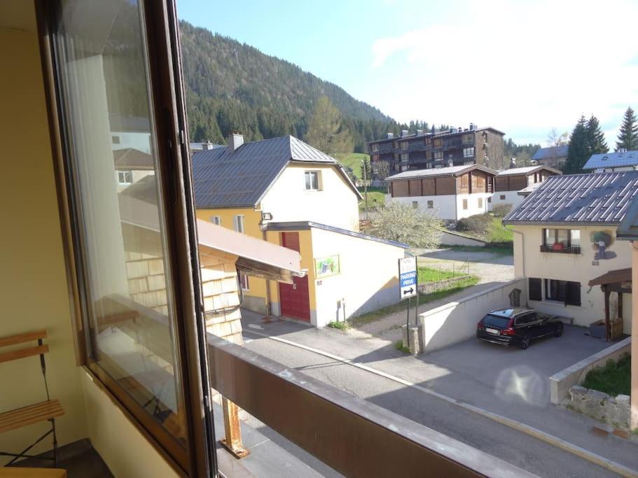 Appartement Au Coeur Du Village Avec Parking Prive Mijoux Exterior photo