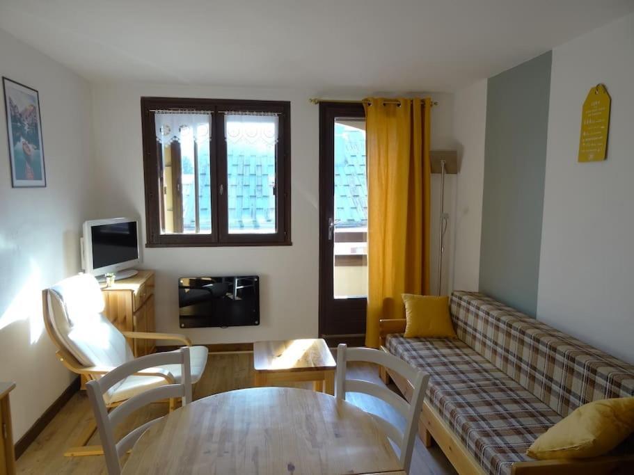 Appartement Au Coeur Du Village Avec Parking Prive Mijoux Exterior photo